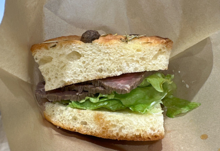 ローストビーフのフォカッチャサンド